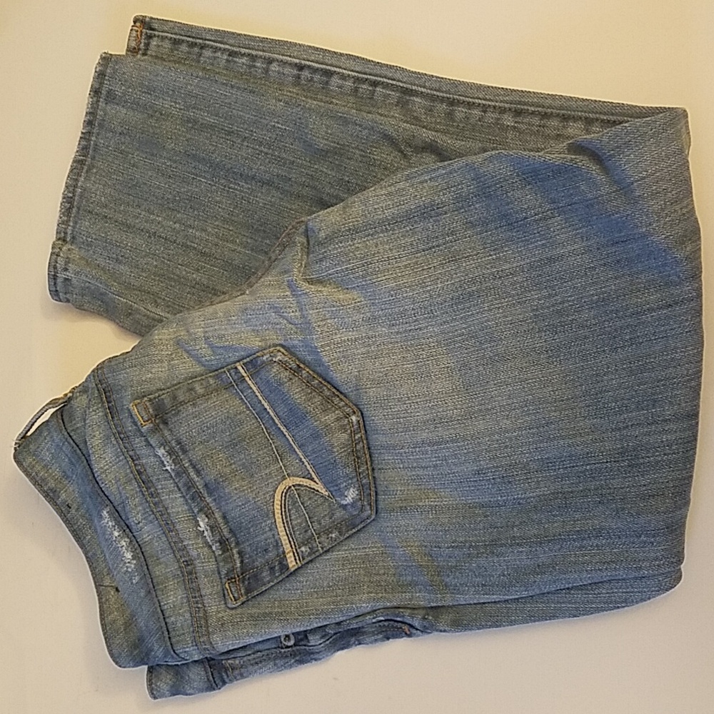 Women's Cropped jeans.